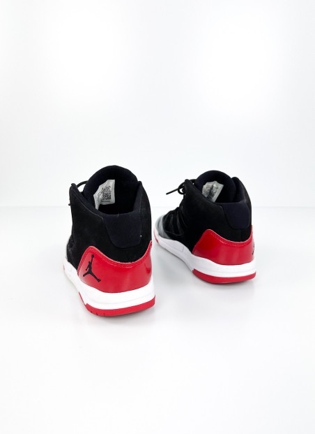 Baskets Nike Jordan Max Aura "black gym red"